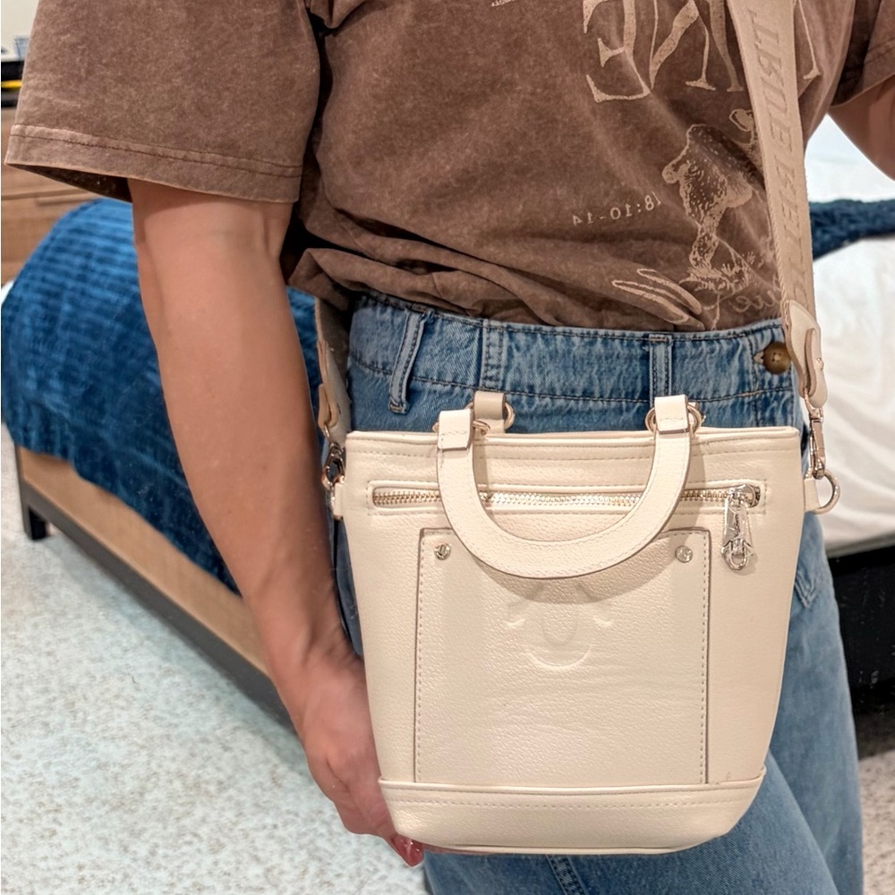 True Religion Cream Leather Crossbody Bag - Picture 5 of 7